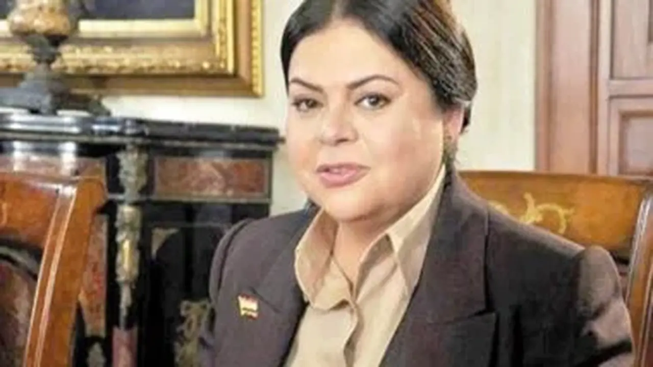 أدوار ماجدة زكي التي رسخت حضورها الفني عبر الثنائيات مع نور الشريف في عيد ميلادها